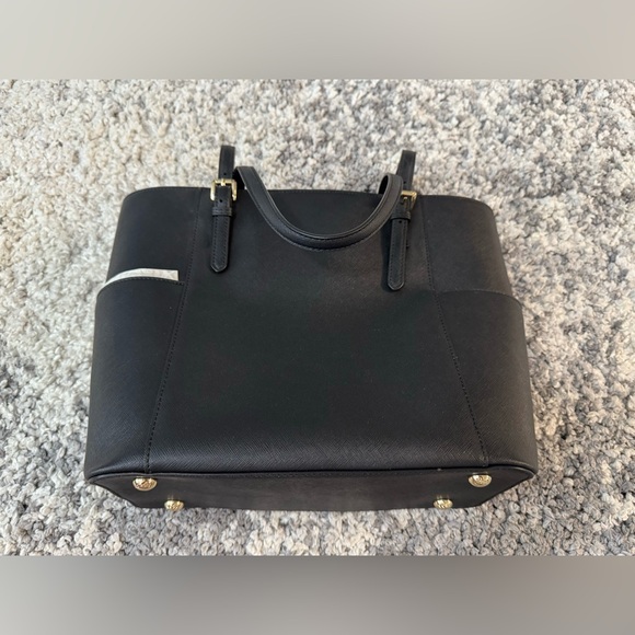 Michael Kors, Jet Set Travel Large Tote, Saffiano Leather in Black - Picture 9 of 10